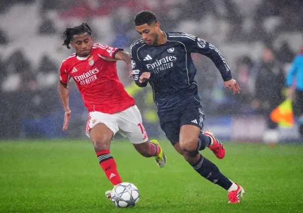 Wachezaji wa Real Madrid na Benfica katika mechi ya mwisho ya Champions League
